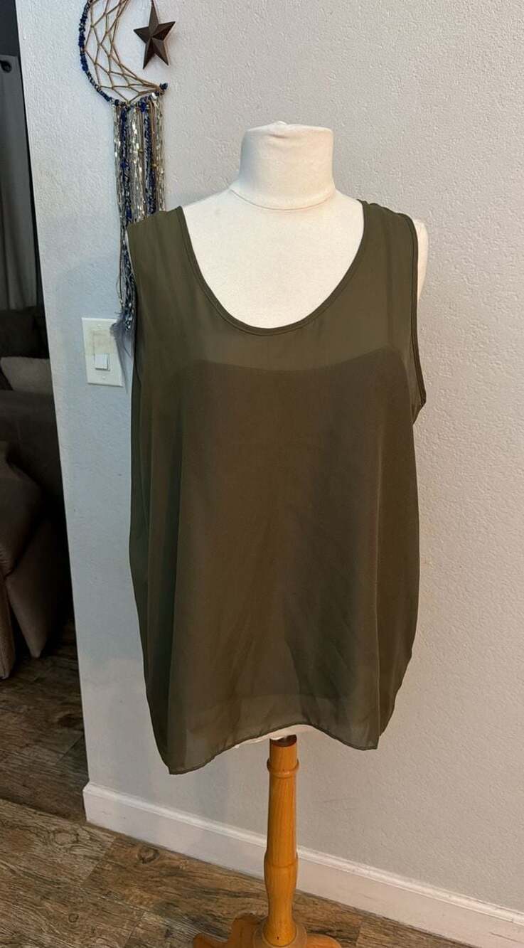 Metaphor Women's Sleeveless Scoop-Neck Chiffon Layered Shell Top
